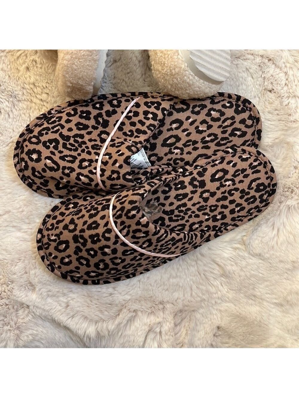 NWOB Two pairs of Ladies X-Large Slippers - Picture 2 of 6